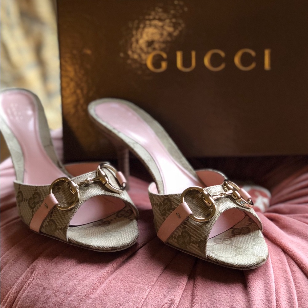 Gucci Slides in New Sand Rose